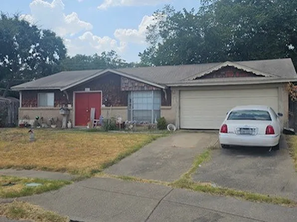 2213 Red Oak Dr, Irving, TX 75060