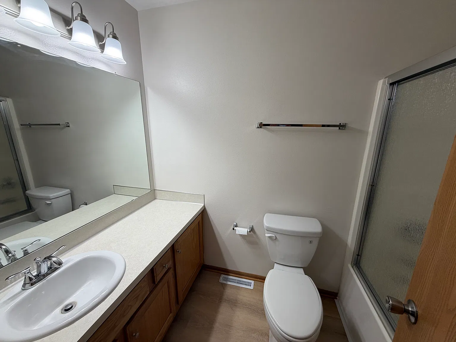3 bed, 1516 sqft, $2,000 — Photo 2