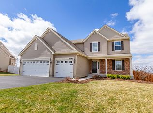 1341 Summit Dr, Hampshire, IL 60140