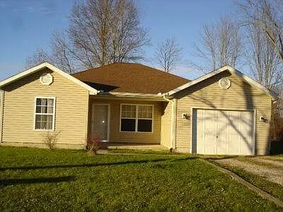 3 bed, 1.5 bath, $1,350 — Photo 1