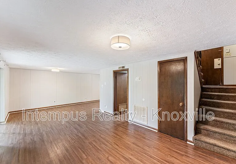 8738 Gleason Dr — Photo 9