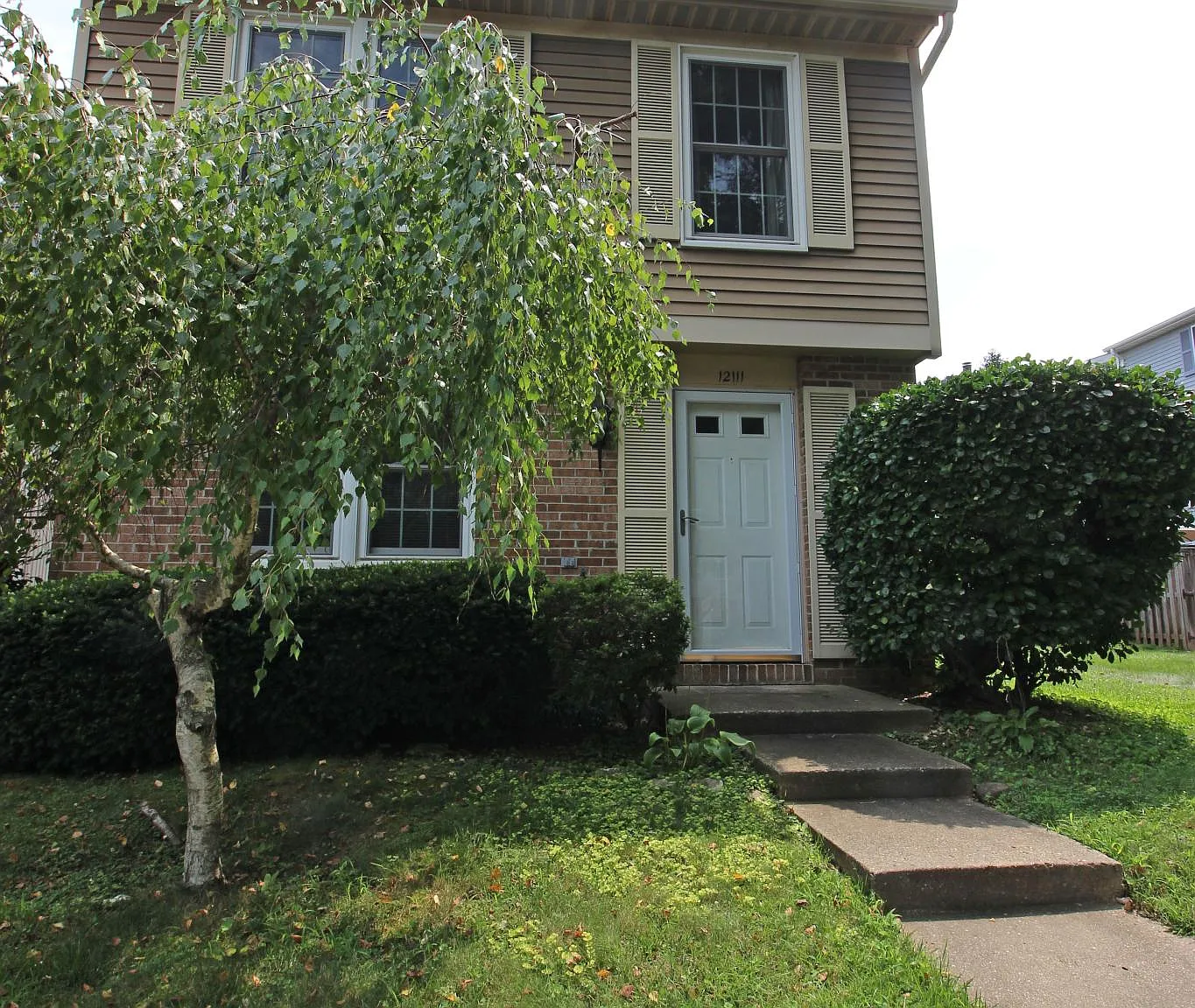 3 bed, 1.5 bath, 1220 sqft, $2,500 — Photo 1