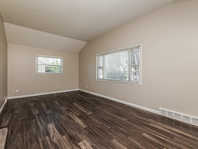 2205 Hazel Ave — Photo 3