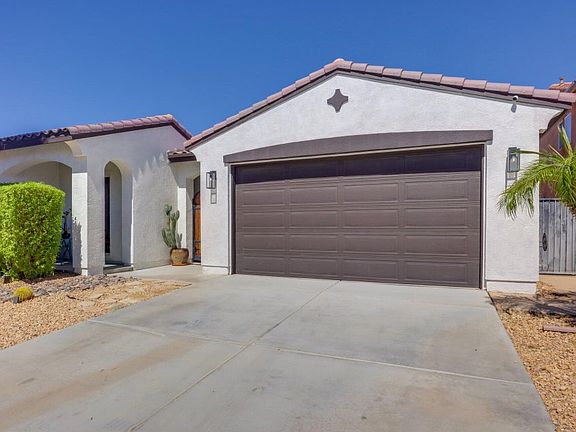 4th image of 84644 Pavone Way