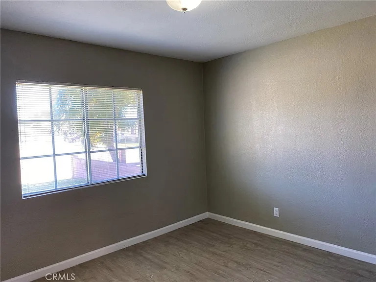 1775 Bonnie Brae St — Photo 6