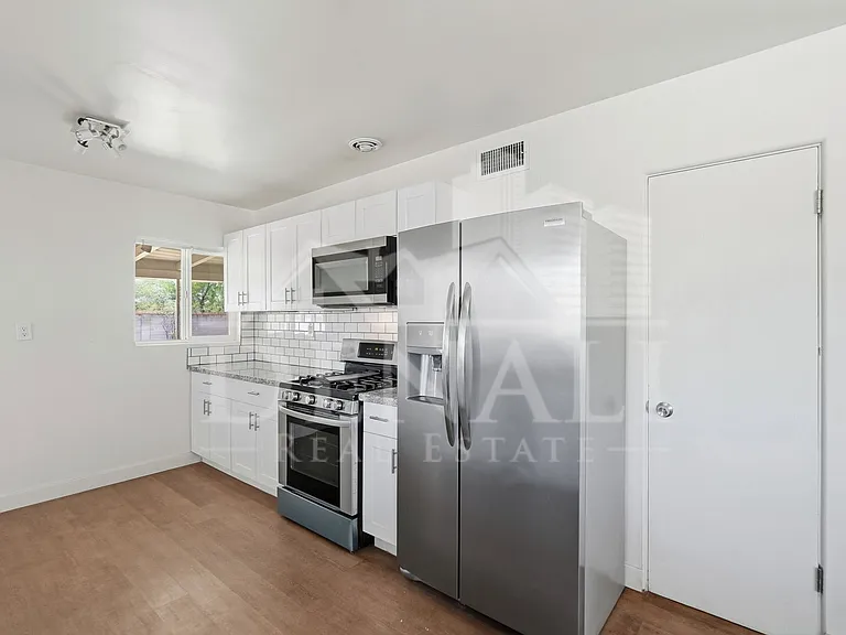 4026 E Alhambra Pl — Photo 9