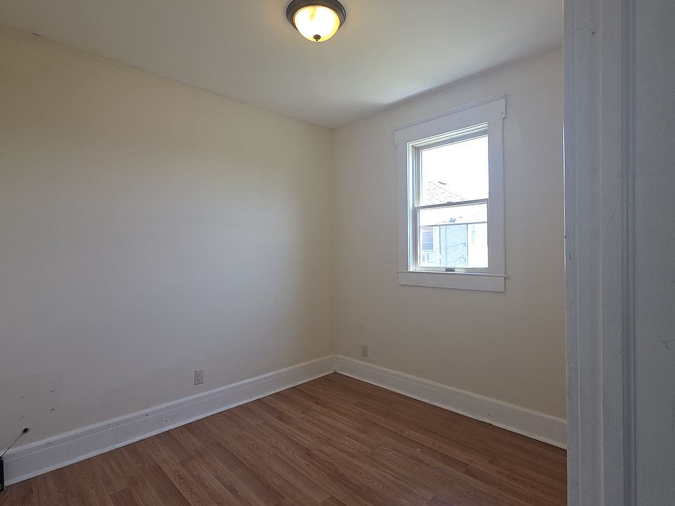 1st image of 105 Edson St #2