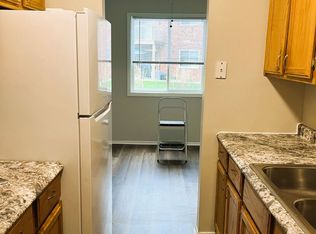 918 Heritage Ct APT 102, Crown Pt, IN 46307