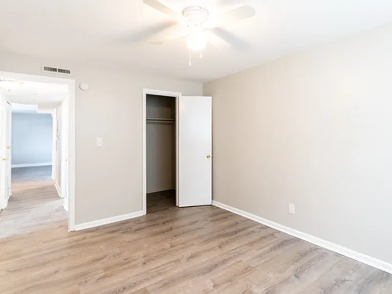 Eagle's Nest Apartments — Photo 39