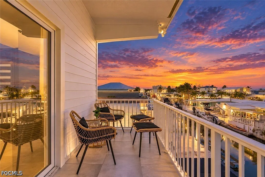 4 bed, 3.0 bath, 1428 sqft, $6,800 — Photo 2