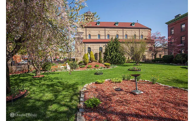 Sold by Douglas Elliman | media 8