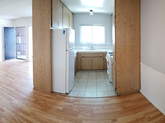 3rd image of 4653 Bancroft St #6