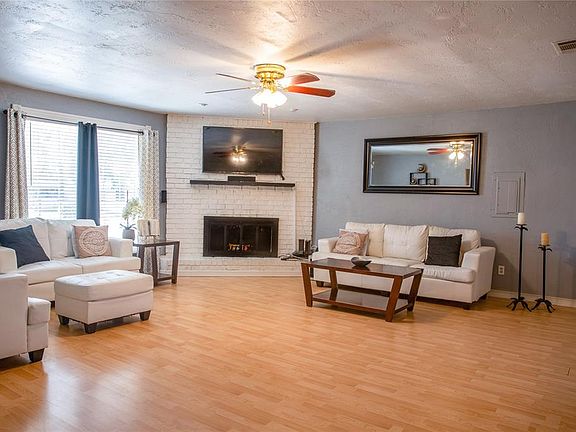 4th image of 2805 Spiceberry Ln