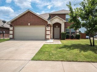 437 Emerald Creek Dr, Fort Worth, TX 76131