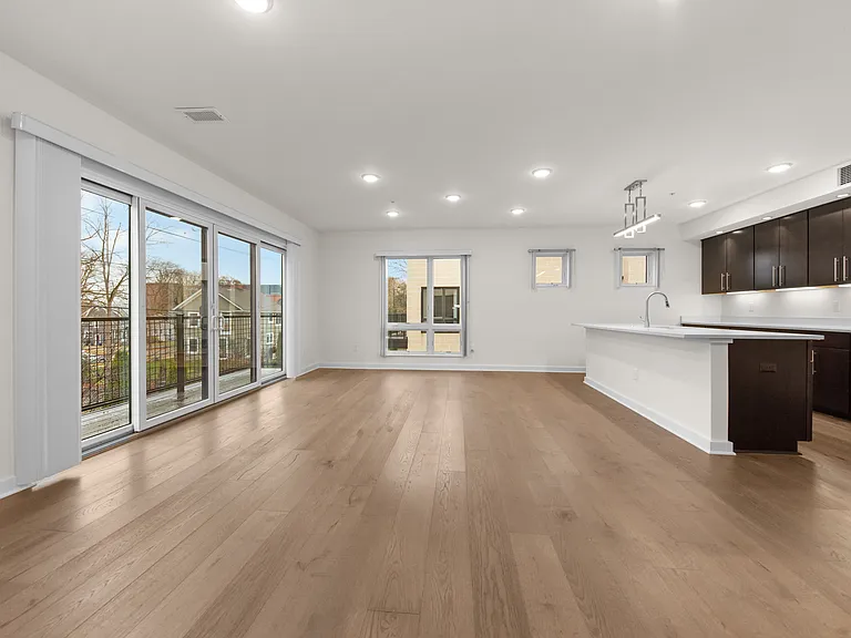 462 W Stadium Blvd #1 — Photo 40