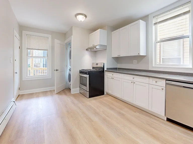 205 Chelsea St #3 — Photo 30