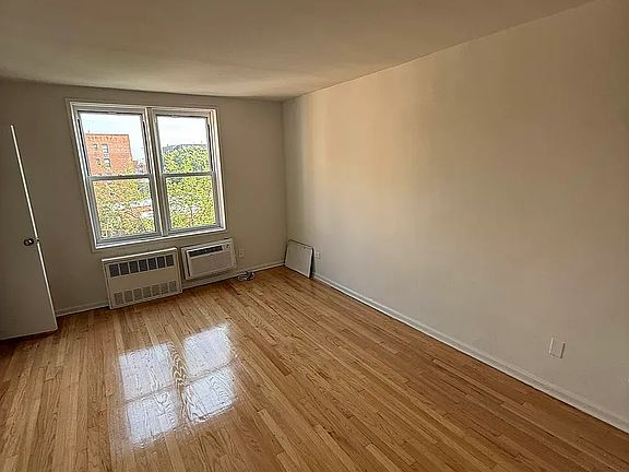 2nd image of 1600 Caton Ave APT 6C