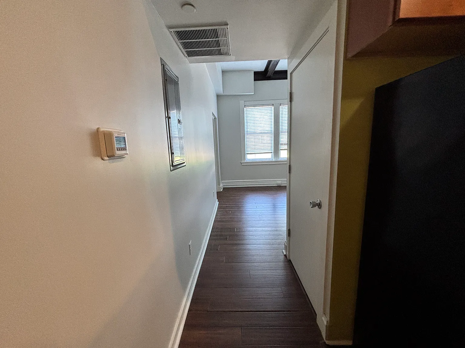 Studio, 500 sqft, $1,300 — Photo 3