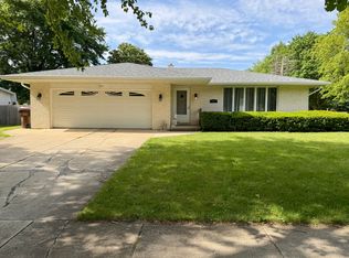 901 W Lark St, Peotone, IL 60468