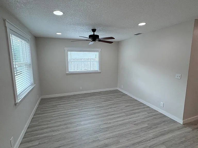 3968 Packard Dr — Photo 5