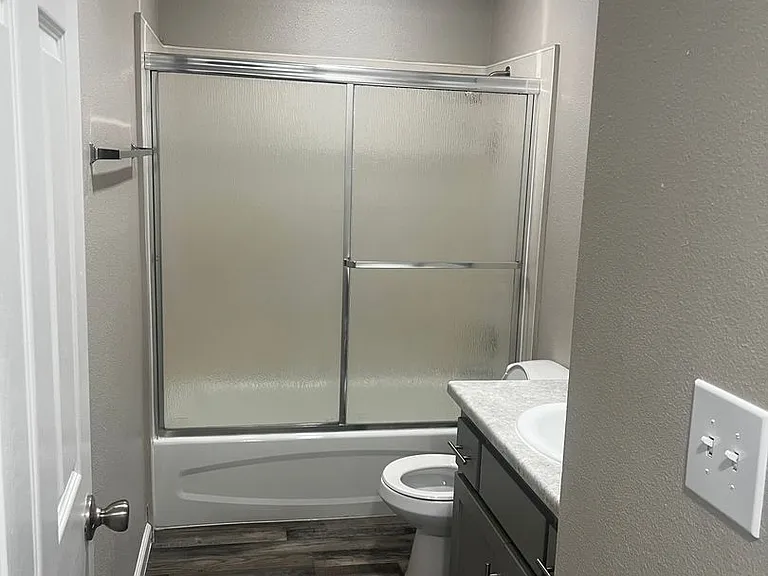 Meadowbrook Apartments — Photo 7