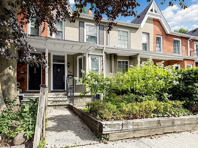 68 Macpherson Ave — Photo 50
