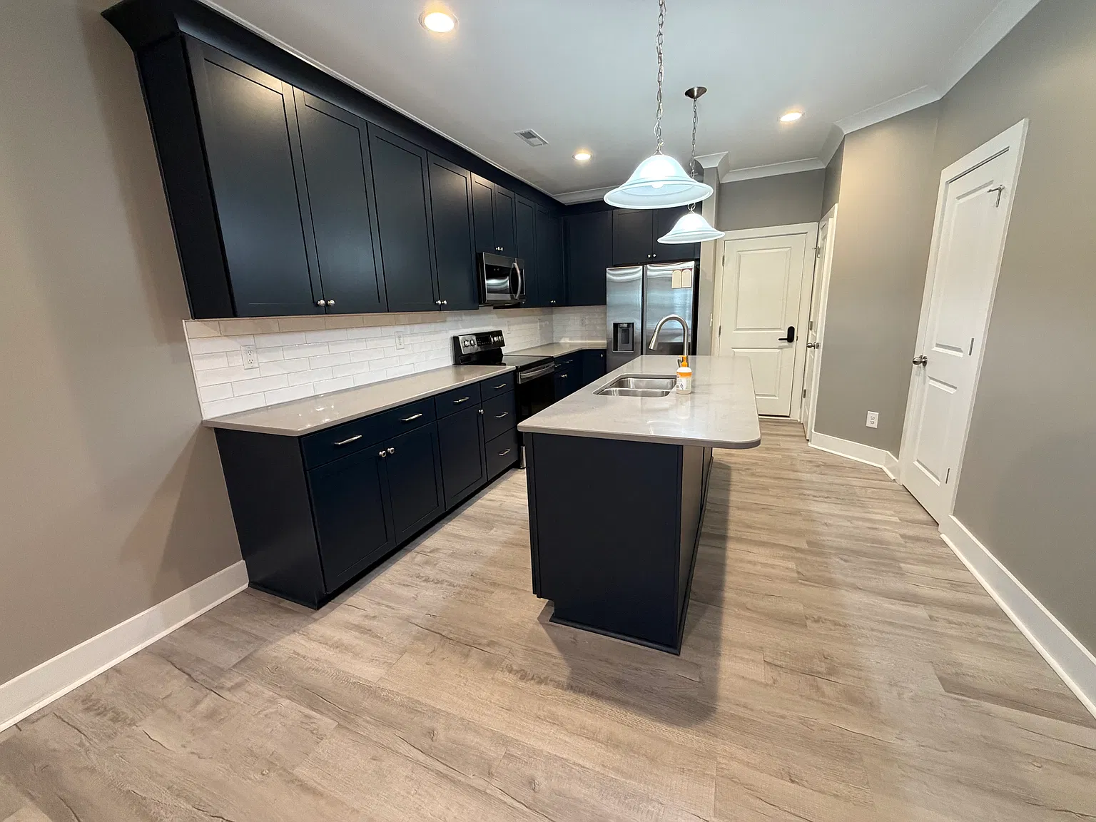 2 bed, 2.5 bath, 1572 sqft, $1,800 — Photo 4