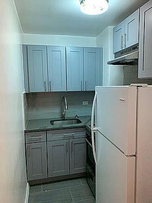 2nd image of 8325 Vietor Ave #5B