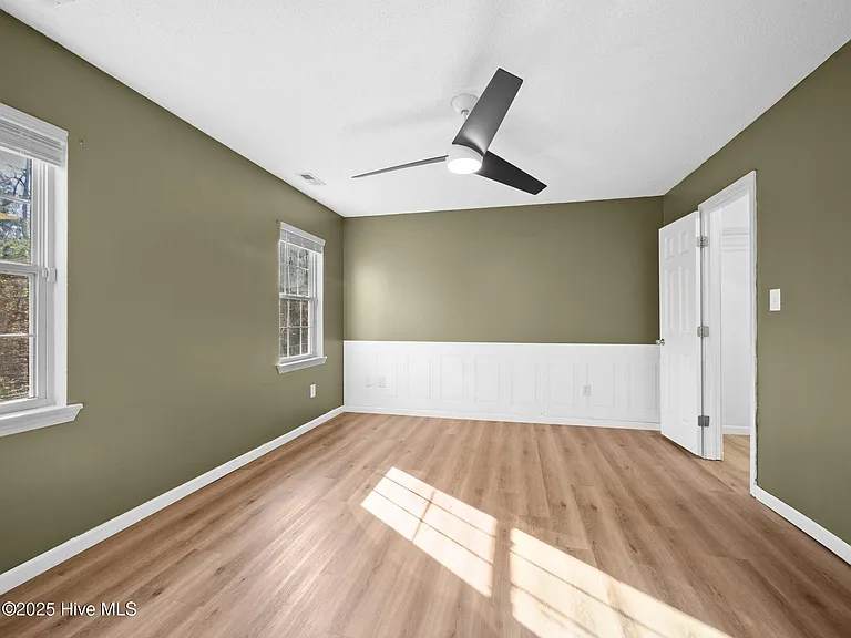 218 Winterberry Ct — Photo 12