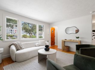 30 Oak Hill Rd, Waltham, MA 02451