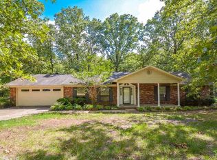 13825 Macarthur Dr, North Little Rock, AR 72118
