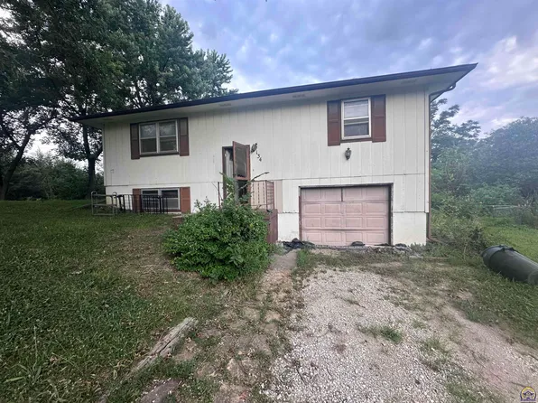 134 W David St, Carbondale, KS 66414