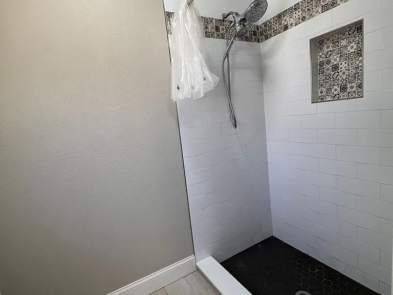 5619 Colonial Oaks Blvd — Photo 17