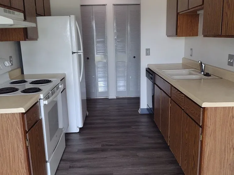 Sugarbush Apartments — Photo 155