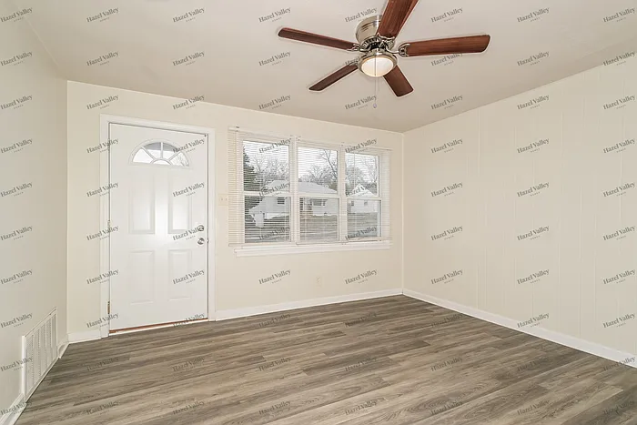 9528 Ridge Ave — Photo 3