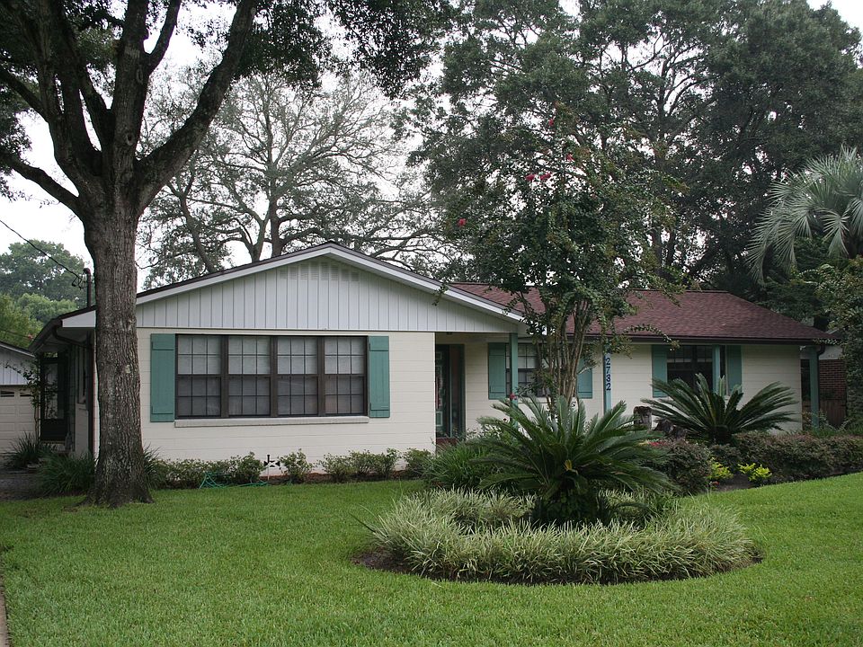 Solid, well-kept, on lg, lot