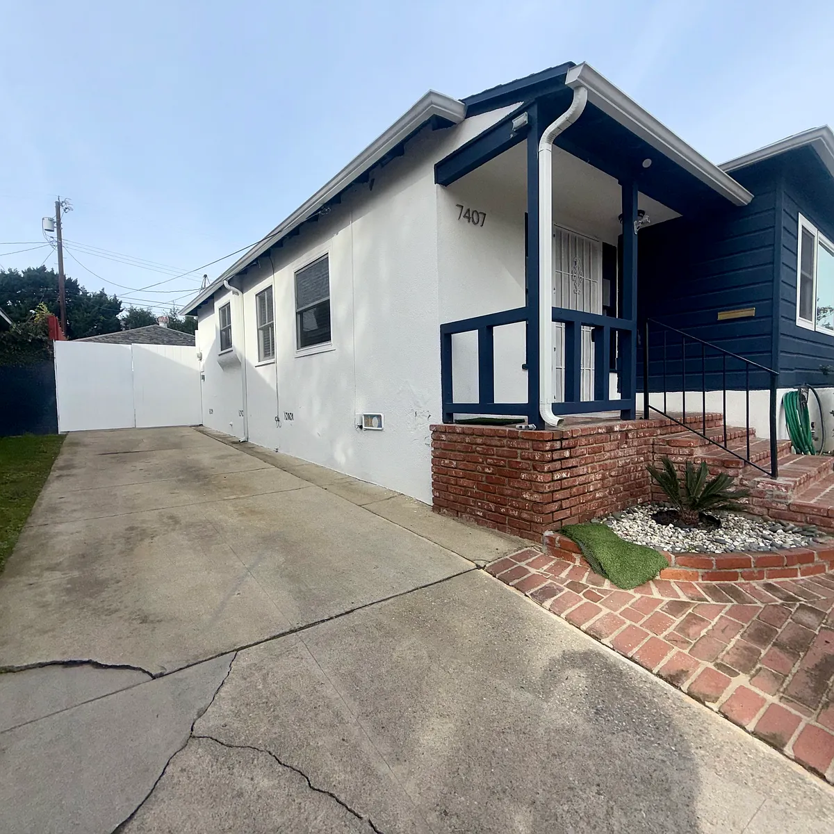 Building Photo - 7407 Dunfield Ave