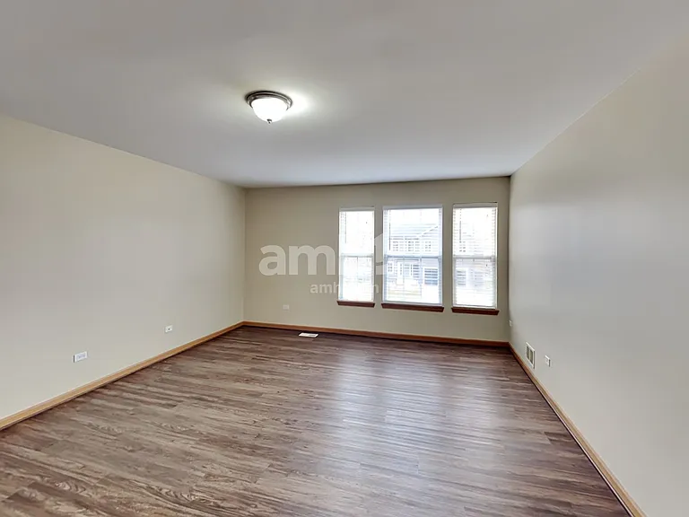 3229 Kenilworth Ln — Photo 11