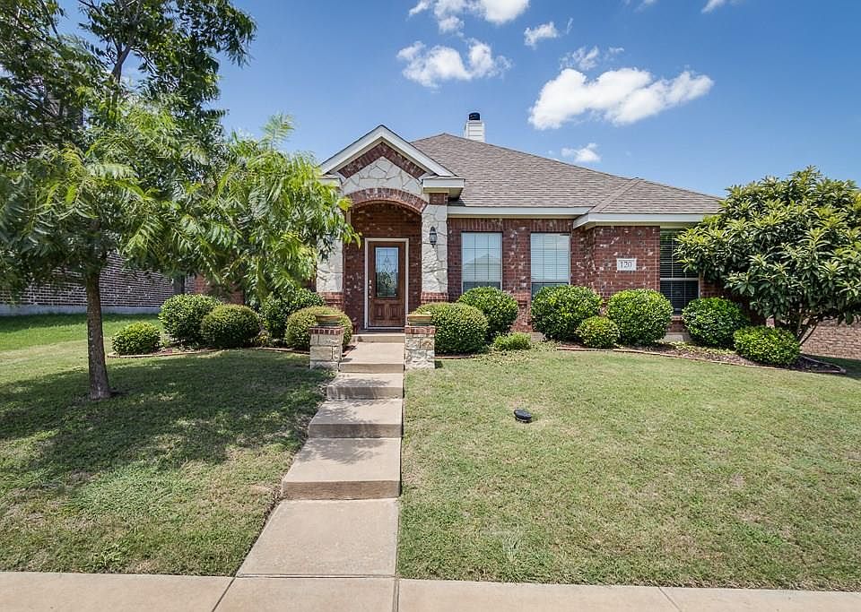 1st image of 120 Brook Hollow Ln