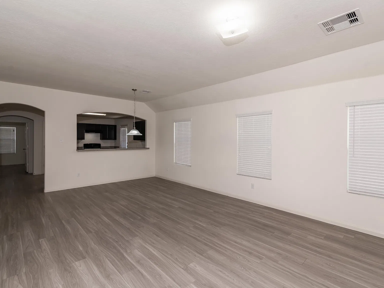 South Post Oak Manor — Photo 4