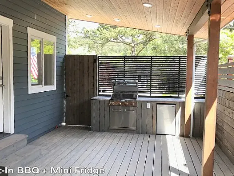 596 N Larch St — Photo 5