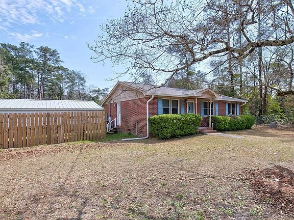 3rd image of 131 Cardinal Dr