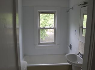 889 Gladden Rd, Columbus, OH 43212