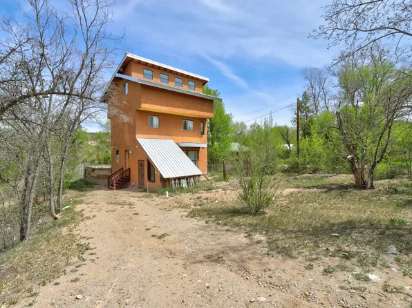 272 State Road 75, Dixon, NM 87527