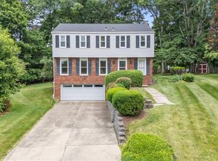 5675 Scenic View Dr, Bethel Park, PA