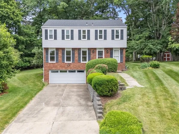 5675 Scenic View Dr, Bethel Park, PA 15102