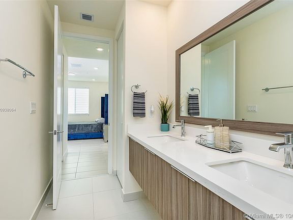 5th image of 6401 NW 103rd Pl #301