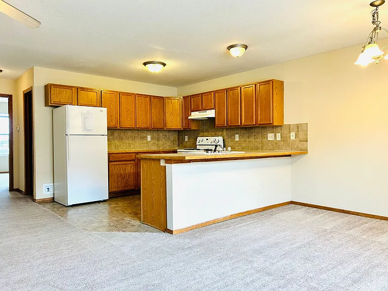 1110 Country Club Ln — Photo 9