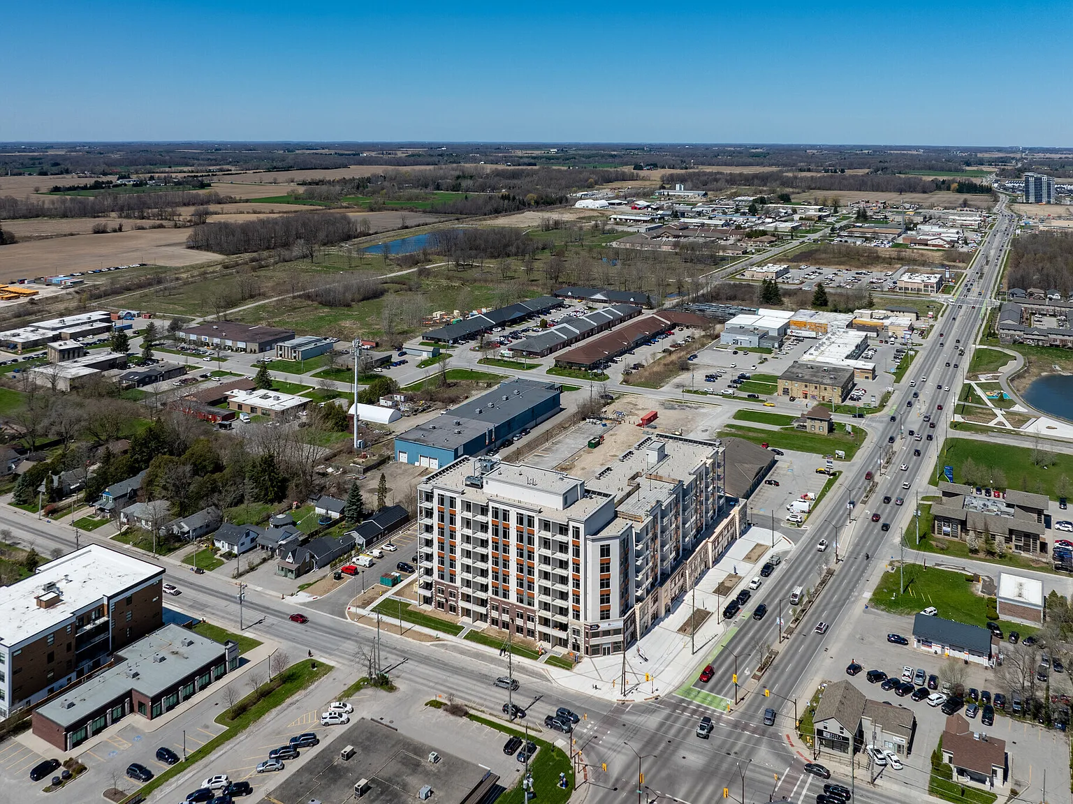 1600 Hyde Park Village Apartments — Photo 3