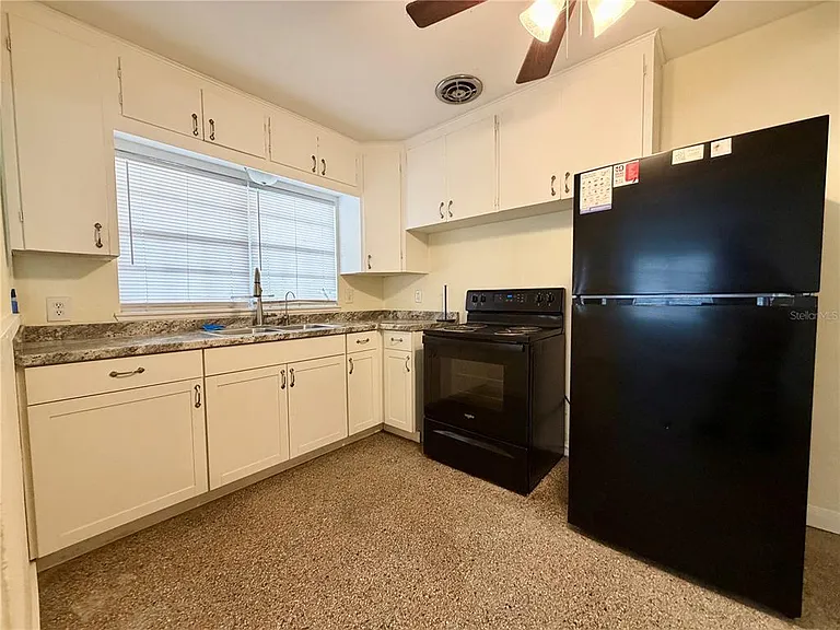 513 Avenue J SE — Photo 4